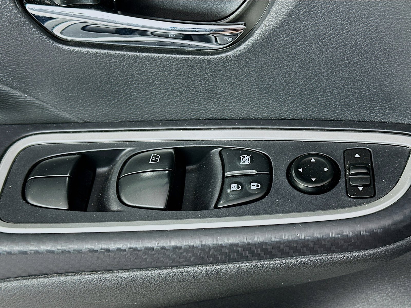 2024 Nissan Versa Sedan SR - Photo 21