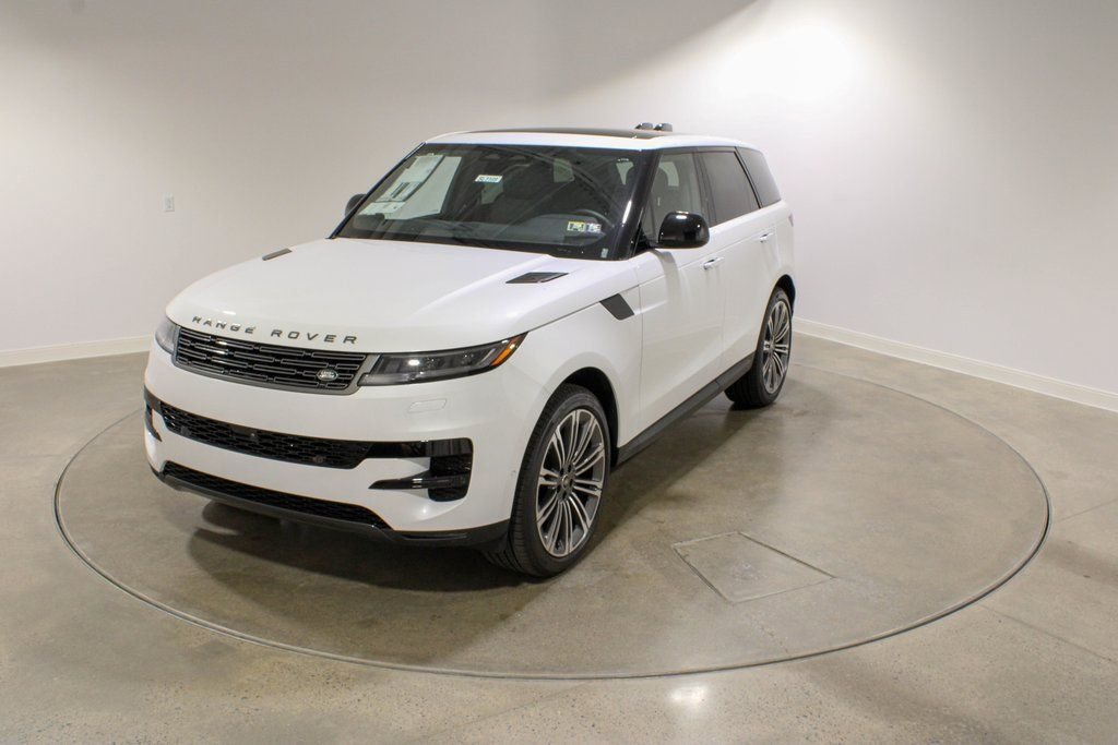 Used 2025 Ostuni Pearl White Premium Metallic Land Rover SE image 1