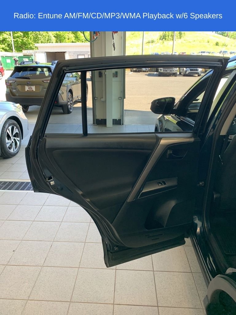 2018 Toyota RAV4 LE - Photo 7