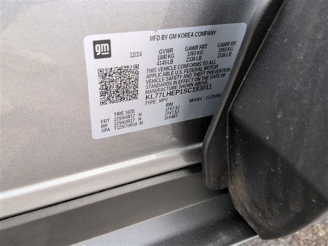 Used 2025 Sterling Gray Metallic Chevrolet LT image 33