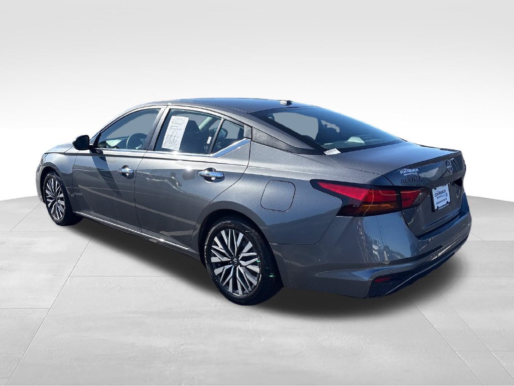Used 2024 Gray Nissan 2.5 SV image 3