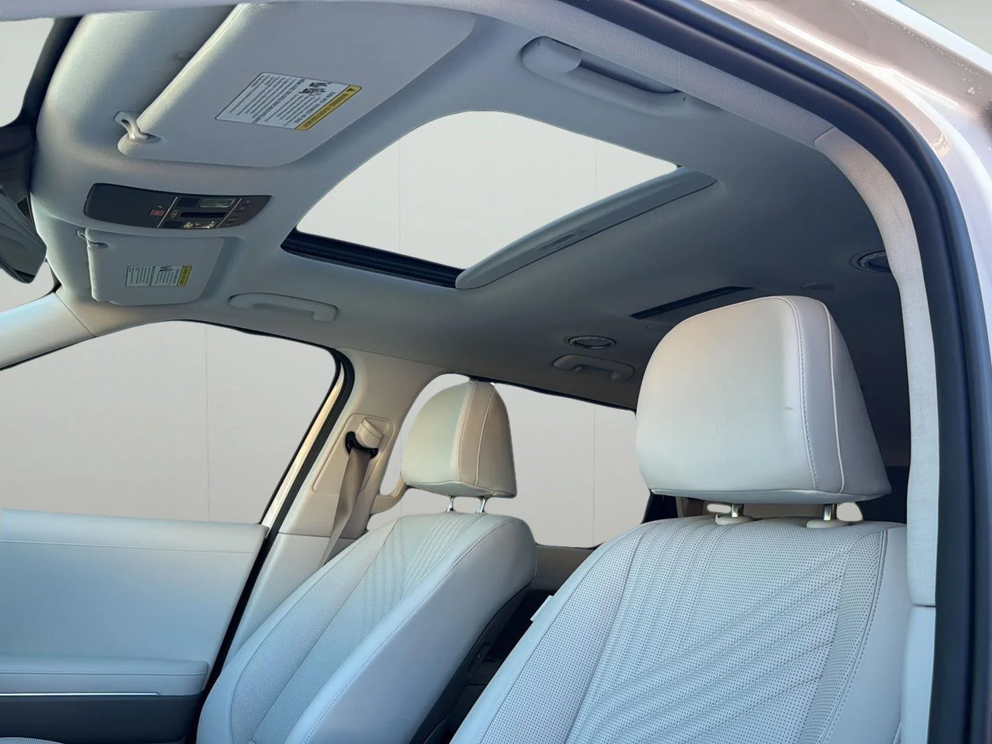 Used 2026 Creamy White Pearl Hyundai SEL Premium 7P image 14