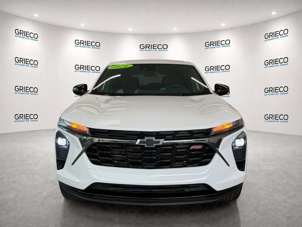 Used 2024 Summit White Chevrolet 1RS image 2