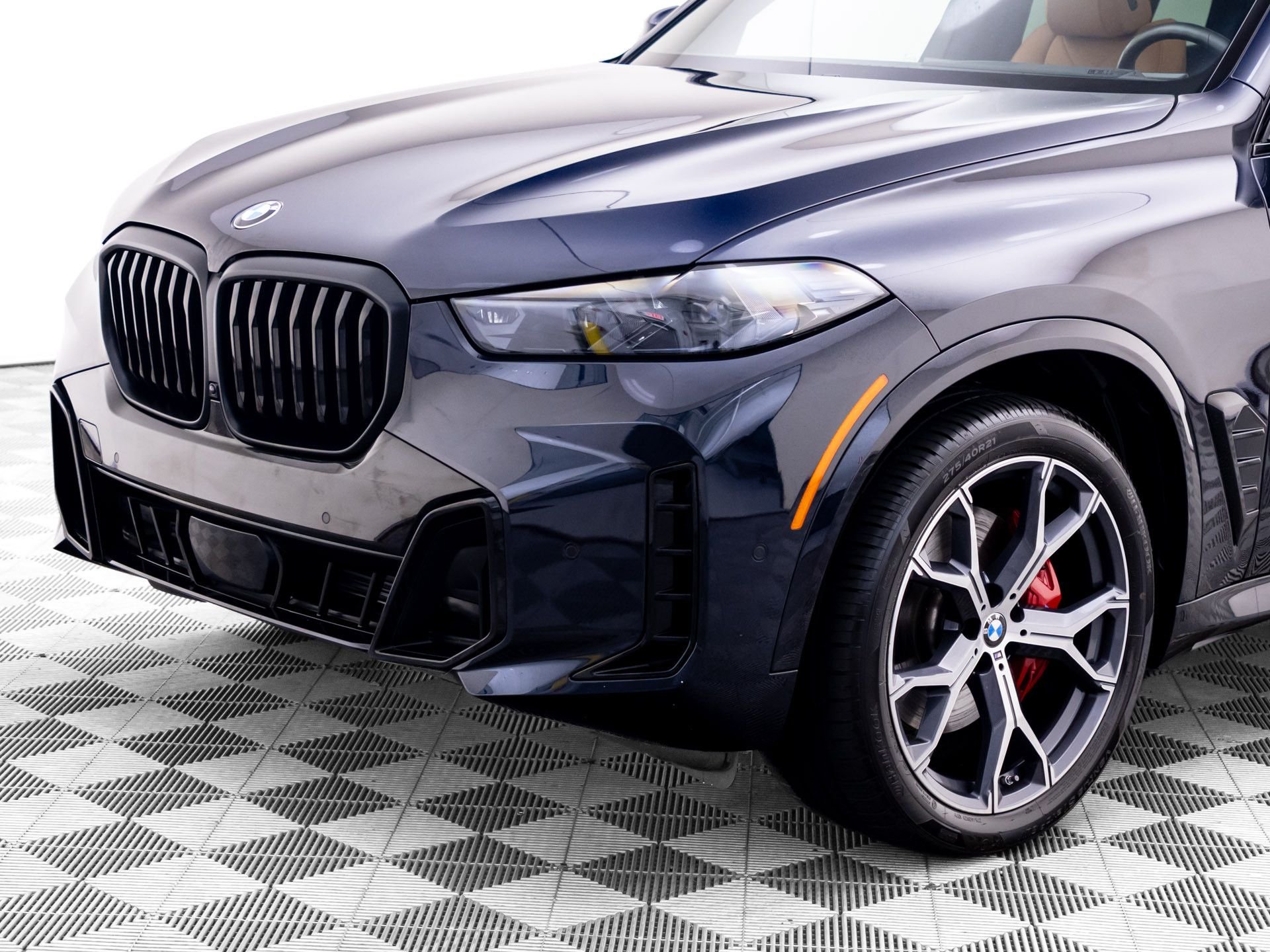 Certified Used 2026 Carbon Black Metallic BMW xDrive40i image 36