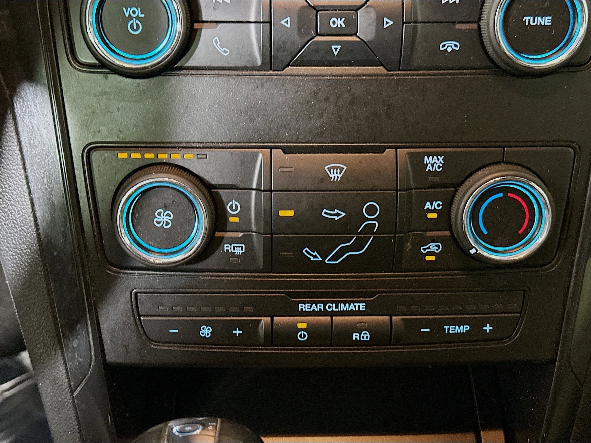 Used 2019 Blue Metallic Ford Base image 22