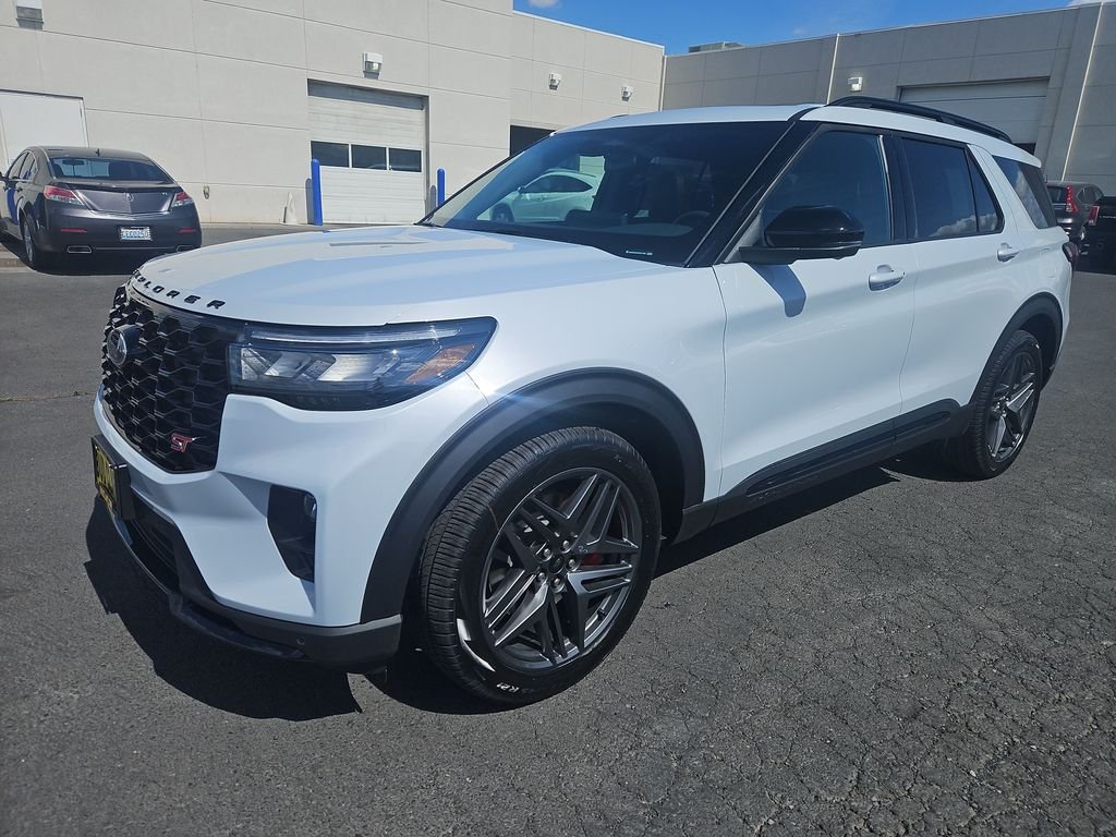2026 Ford Explorer ST 4WD's photo