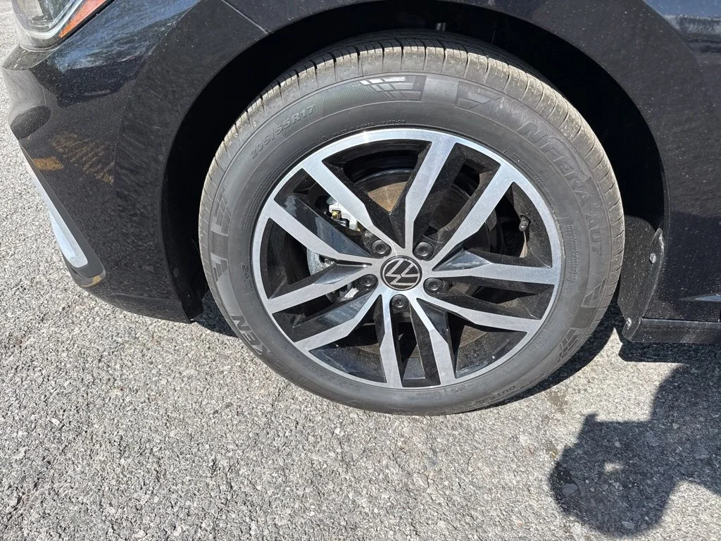 2026 Volkswagen Jetta SE - Photo 9