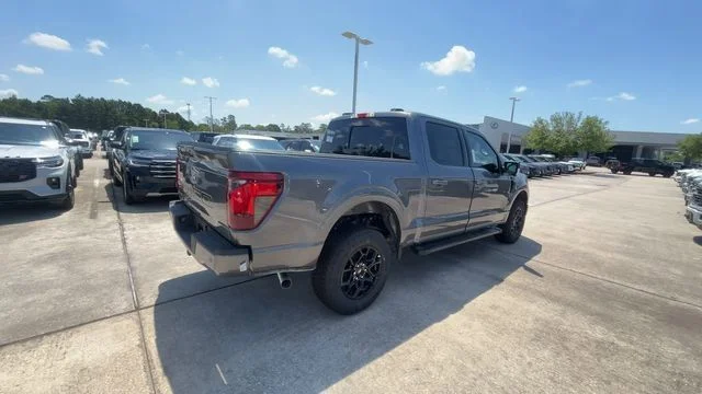 New 2026 Carbonized Gray Metallic Ford XLT image 9