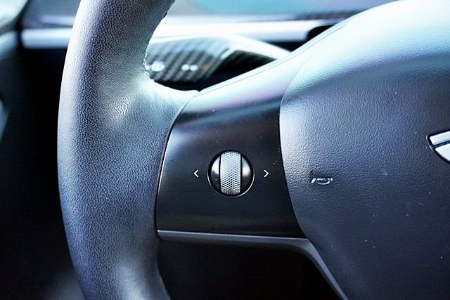 Used 2023  Tesla Long Range image 39