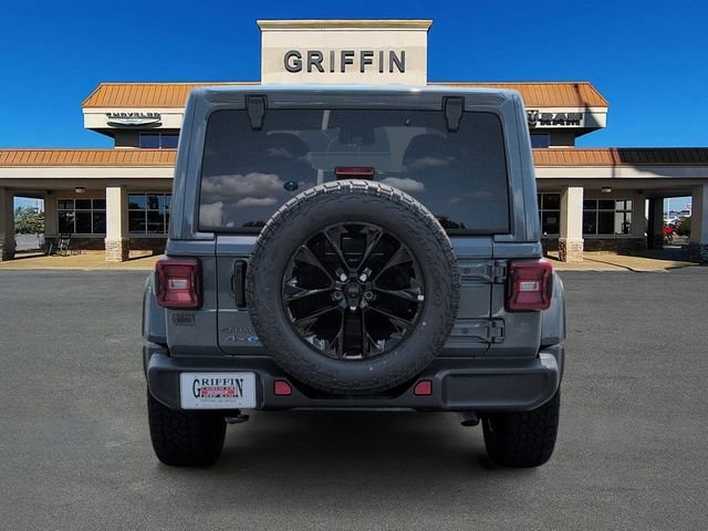 Used 2025 Gray Jeep Sahara 4xe image 8