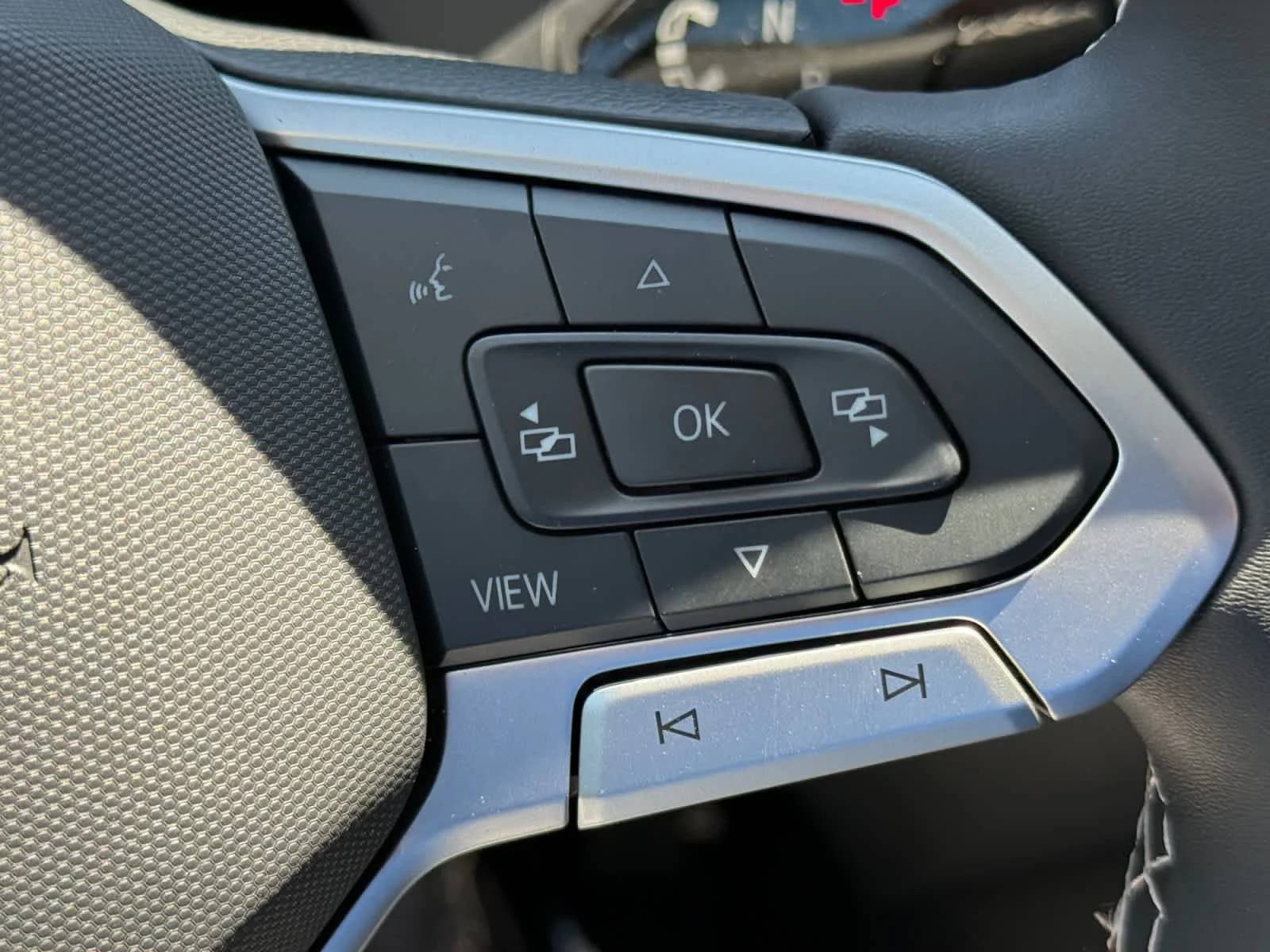 New 2026 Platinum Gray Metallic Volkswagen SE image 19