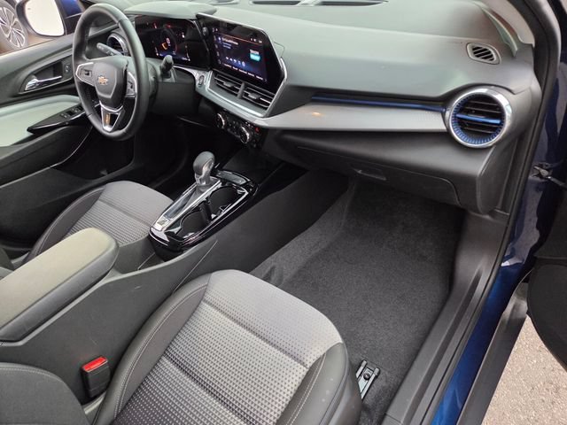 2024 Chevrolet Trax LT - Photo 16