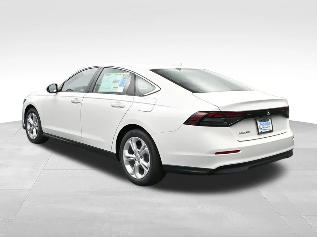 New 2026 Platinum White Pearl Honda LX image 5