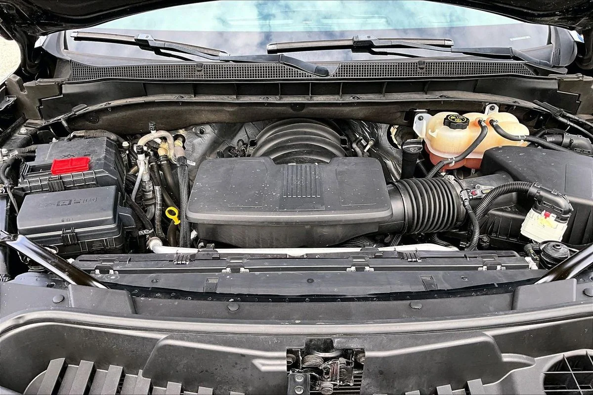 Used 2023  Chevrolet 2WD RST image 33