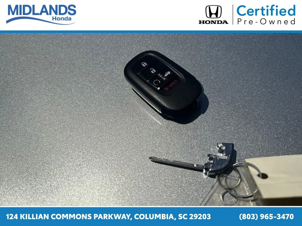 Certified Used 2025 Solar Silver Metallic Honda SE image 32