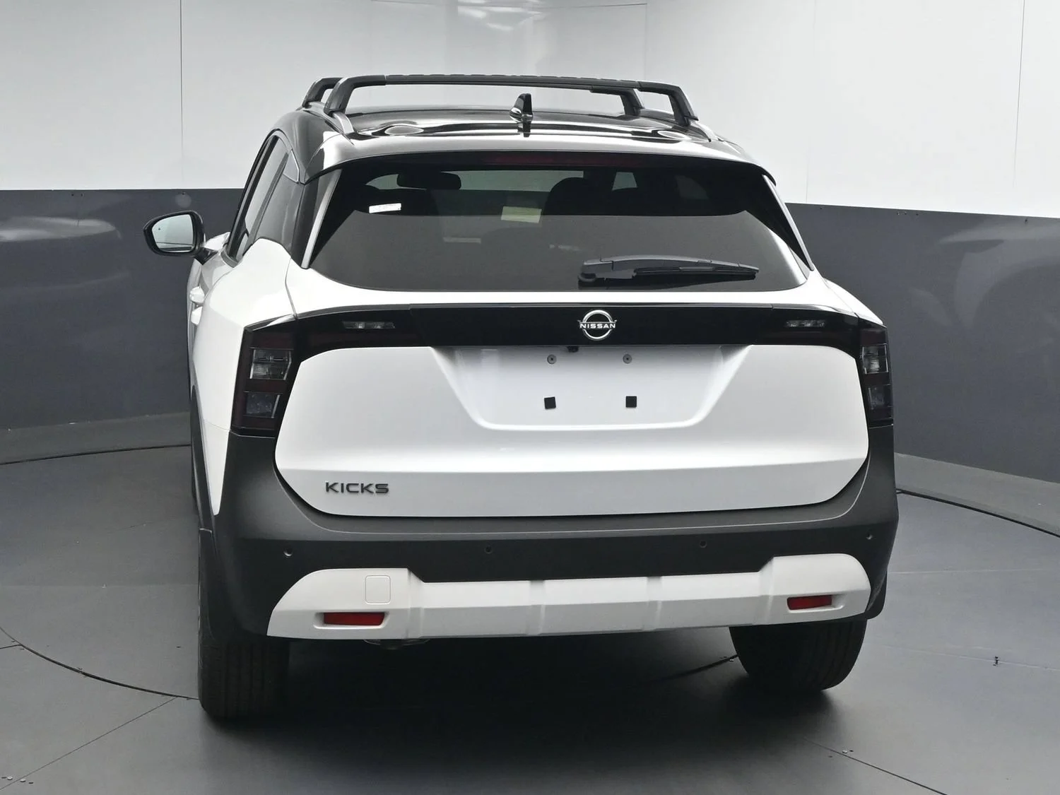 New 2026 Aspen White Tricoat/Super Black Nissan SV image 6