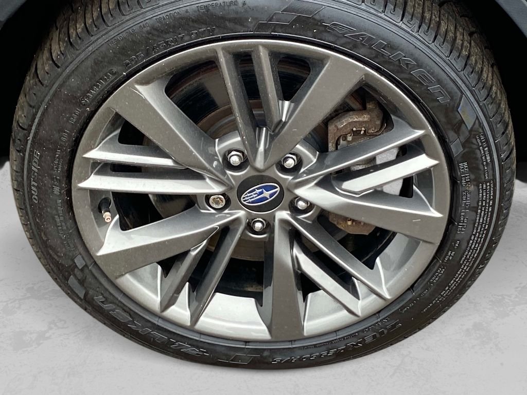 Used 2023 Silver Subaru Base image 29