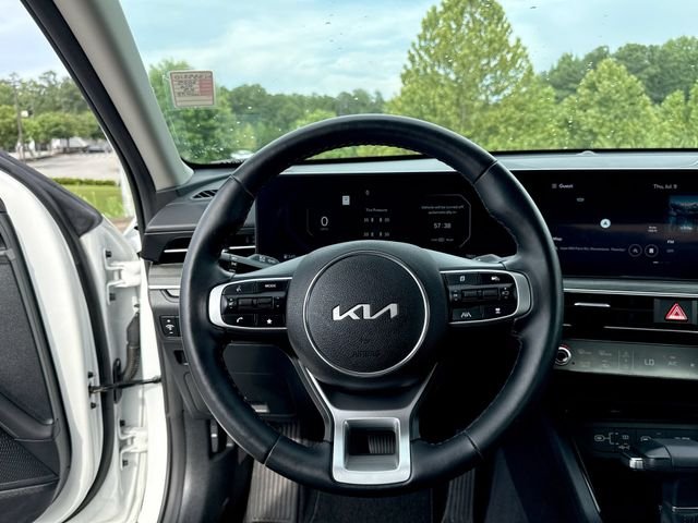 Used 2025 White Kia EX image 14