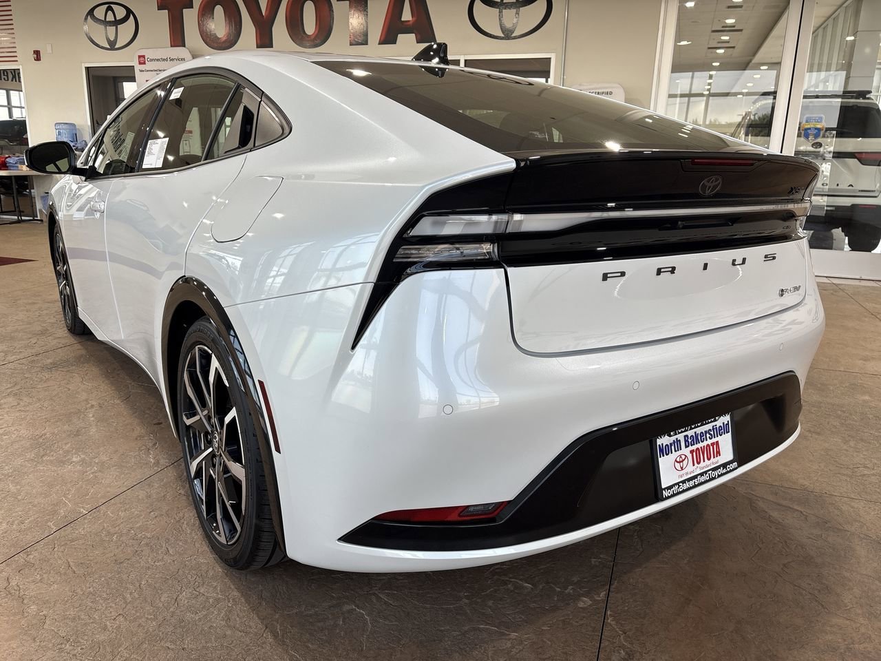 2026 Toyota Prius Plug-in Hybrid XSE - Photo 8