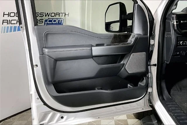 Certified Used 2026 Oxford White Ford Lariat image 44
