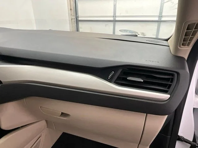 Used 2020 White Ford SE Sport image 11