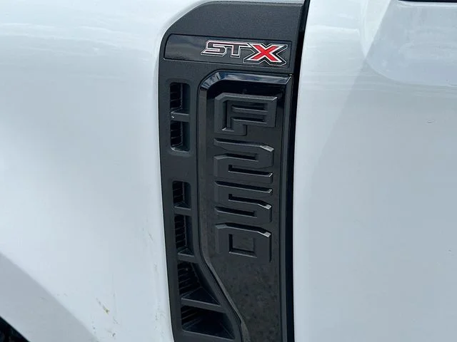 New 2026 Oxford White Ford XL image 17