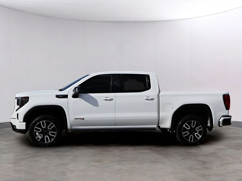 Used 2023 White GMC AT4 image 4