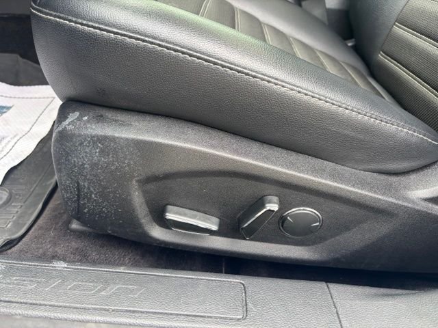 Used 2017 Blue Ford SE image 10