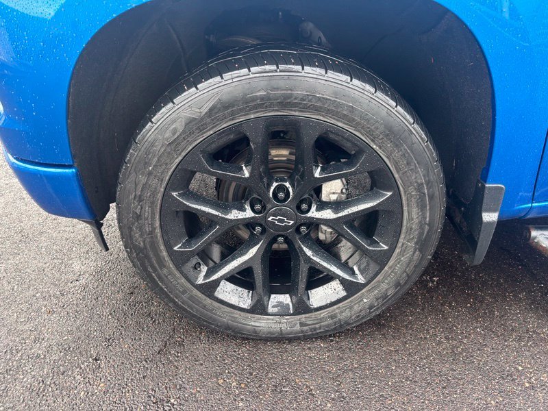 Used 2022 Blue Chevrolet RST image 16