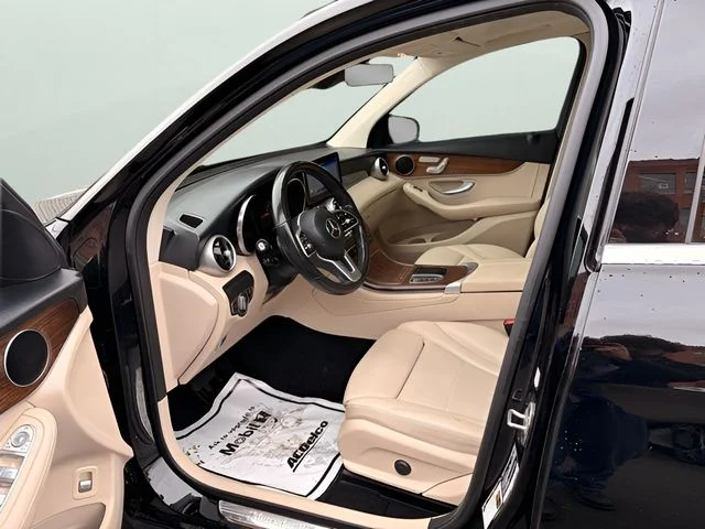 Used 2022 Black Mercedes-Benz GLC 300 image 16