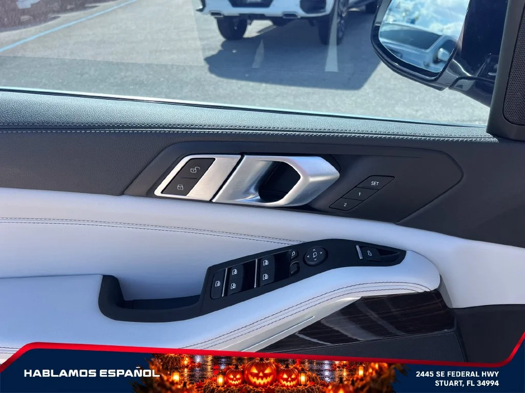 Used 2023 White BMW sDrive40i image 23