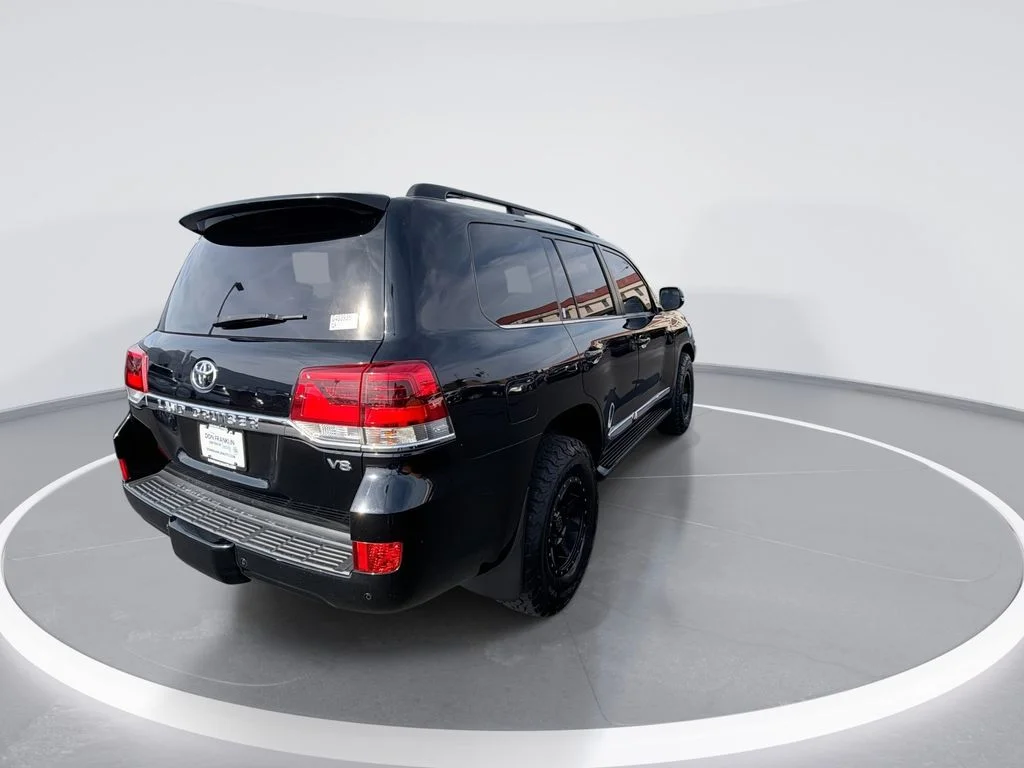 Used 2016 Black Toyota Base image 8