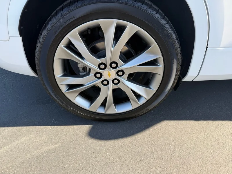 Used 2019 SUMMIT WHITE Chevrolet Premier image 30