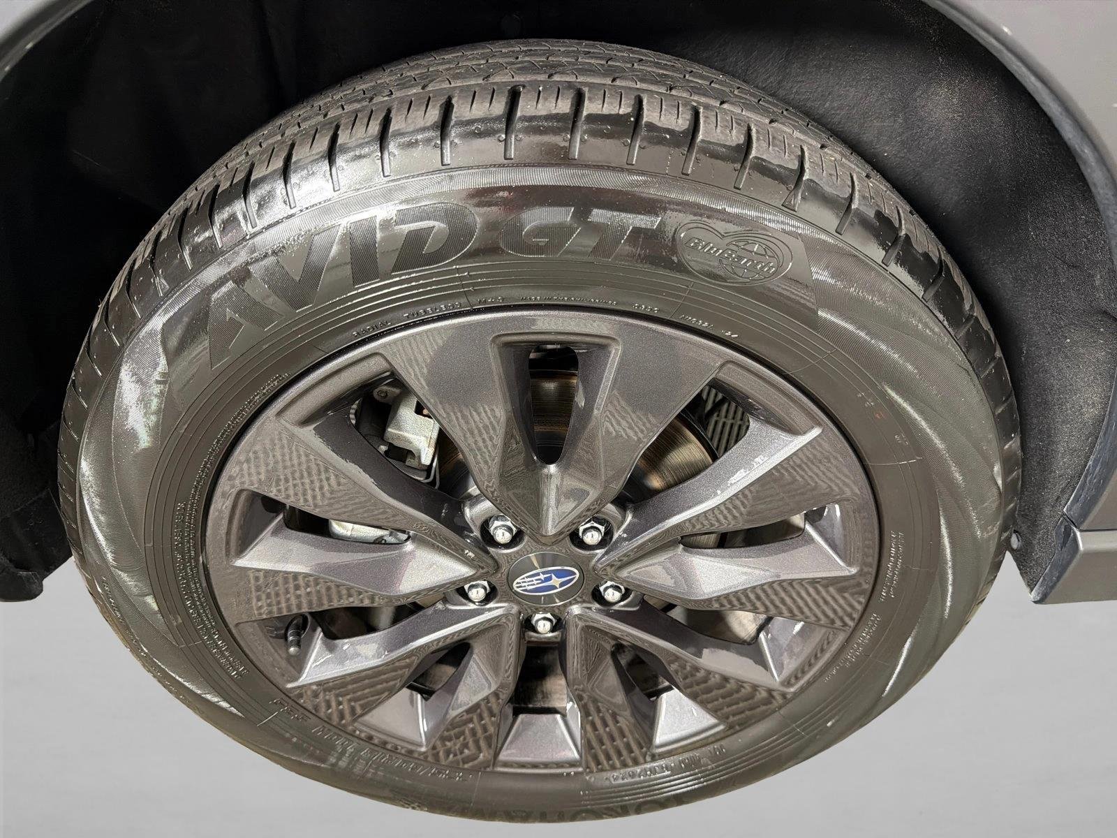 Used 2025 Ice Silver Metallic Subaru Onyx Edition image 18