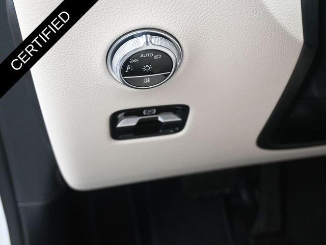 Used 2025 White Mercedes-Benz GLC 300 image 21