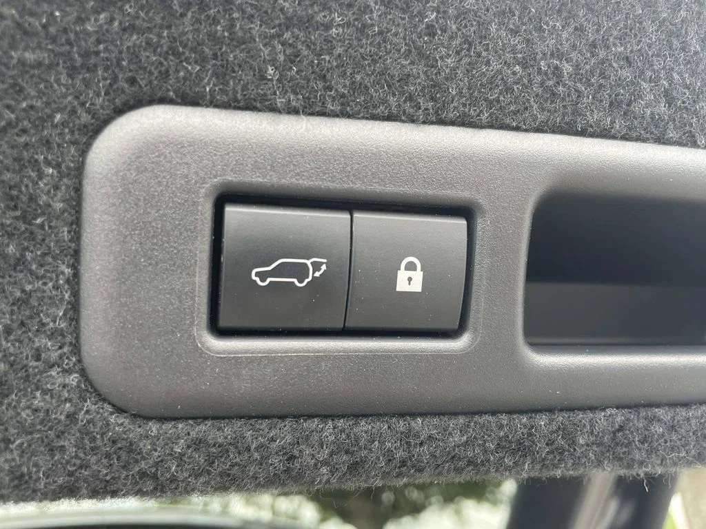Used 2020 Silver Lexus 350 image 9