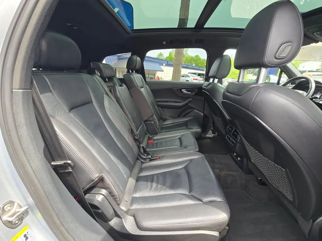 Used 2019 Silver Audi 55 Premium image 14