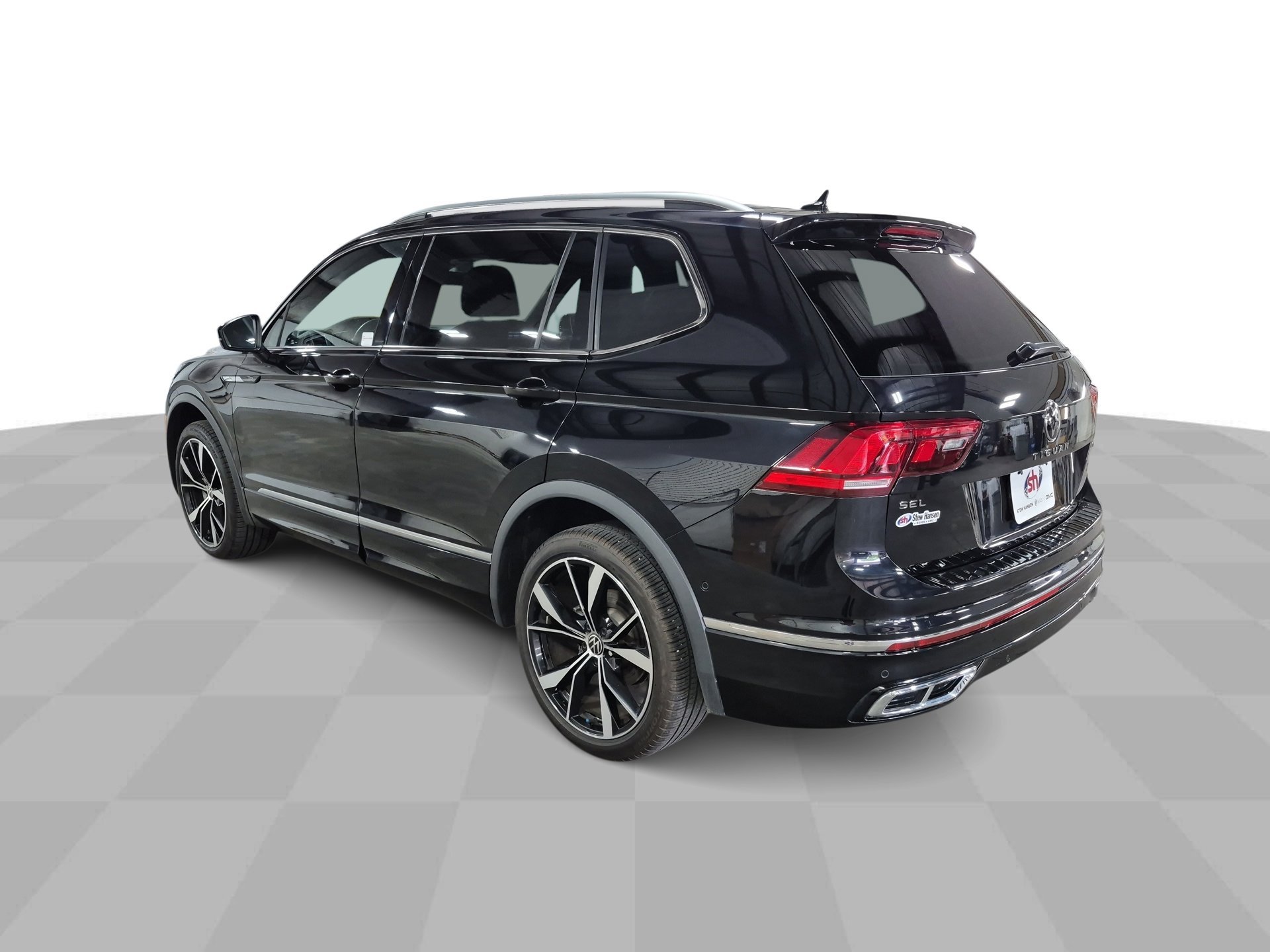 Used 2024 Black Volkswagen 2.0T SEL R-Line image 6