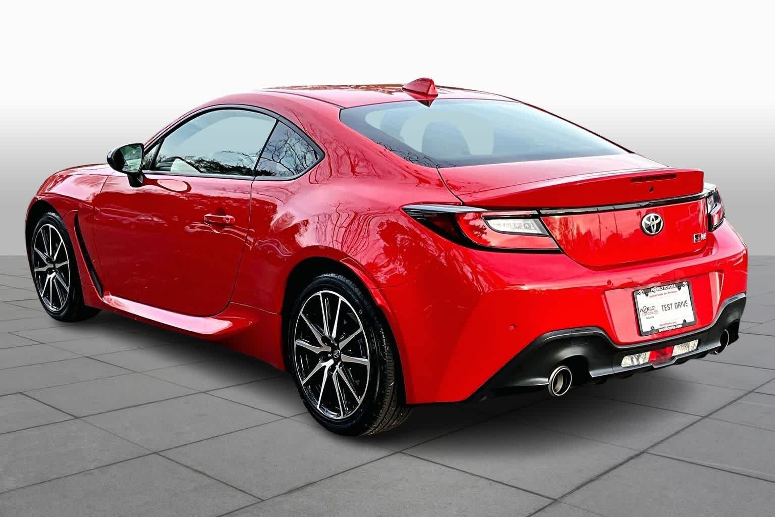 Used 2023 Track bRed Toyota  image 9