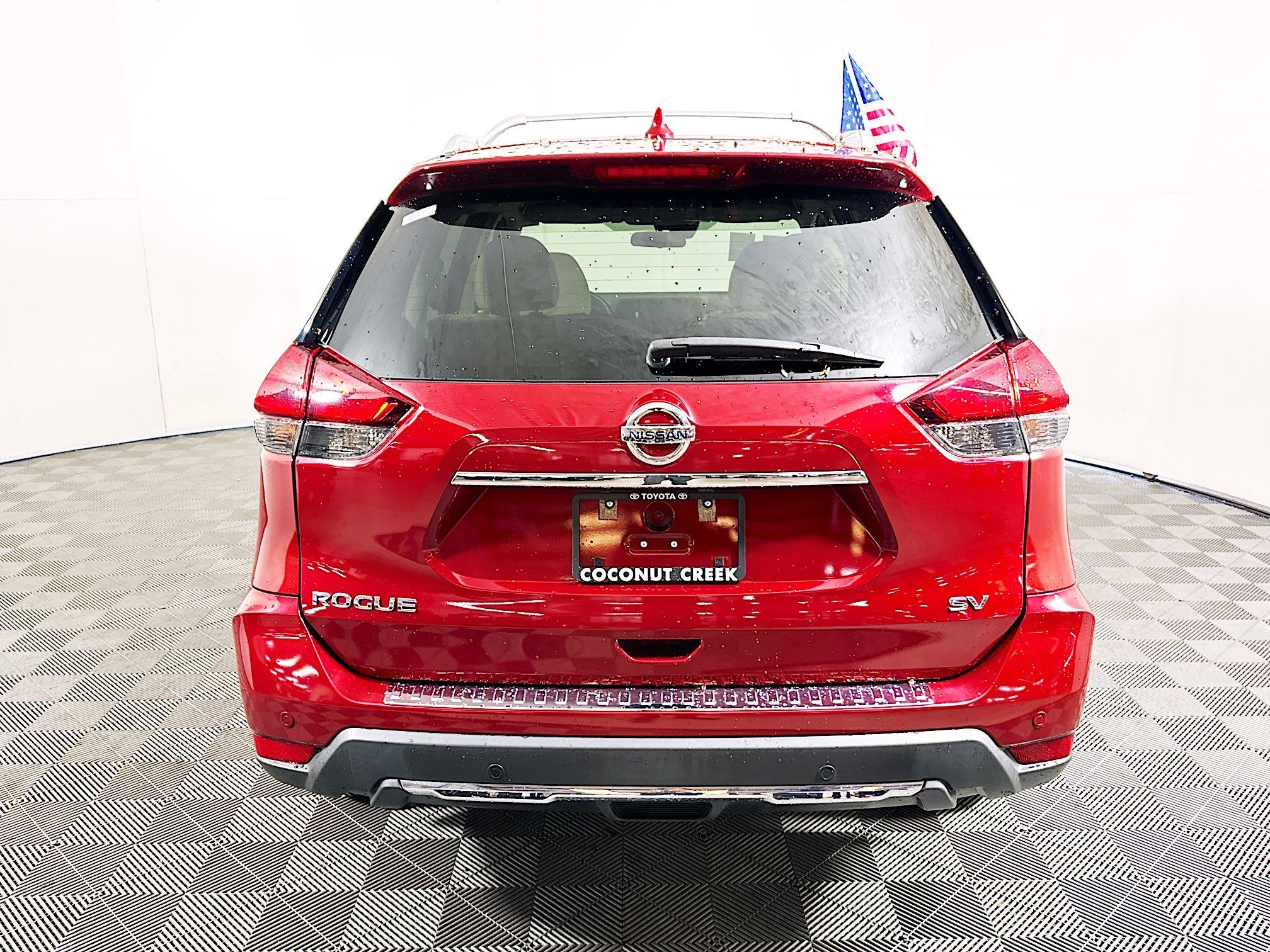 Used 2020 Scarlet Ember Tintcoat Nissan SV image 4