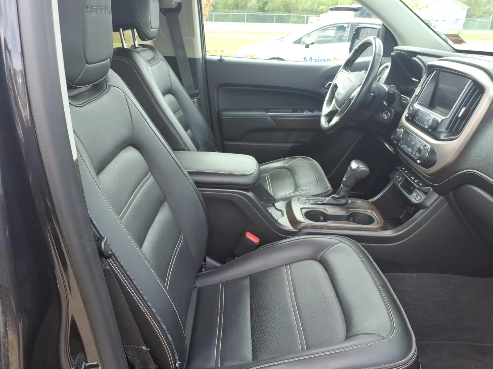 Used 2020 Carbon Black Metallic GMC Denali image 15