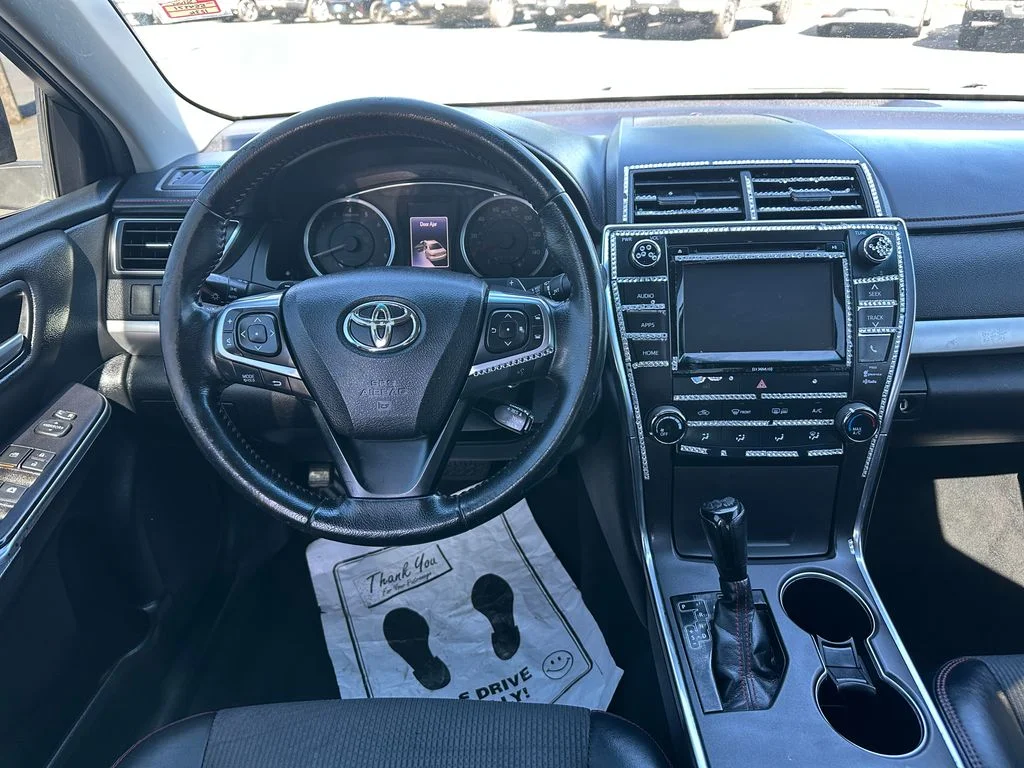 Used 2016 Silver Toyota SE image 14