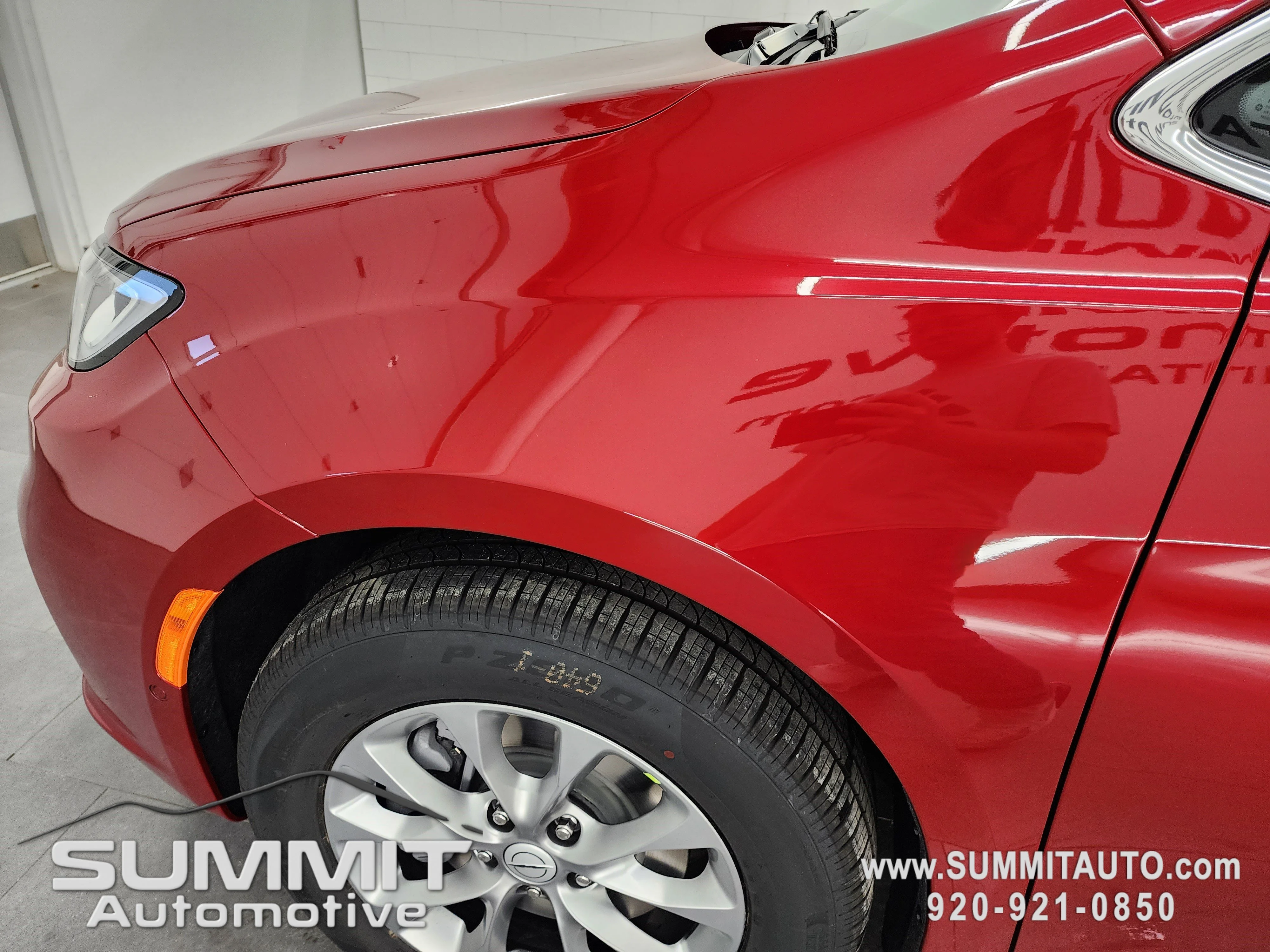 New 2026 Red Hot Pearl-Coat Exterior Paint Chrysler Select image 38