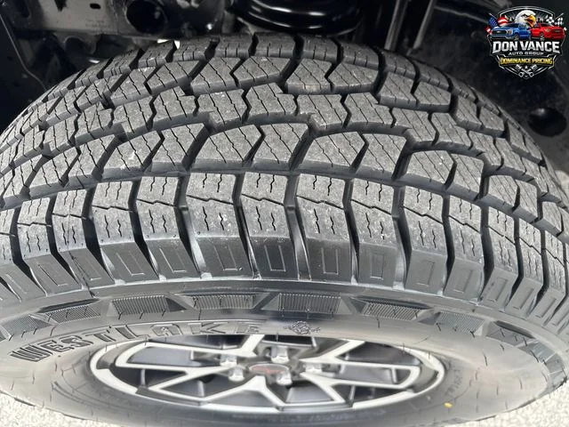 Used 2024 White Jeep Rubicon image 27