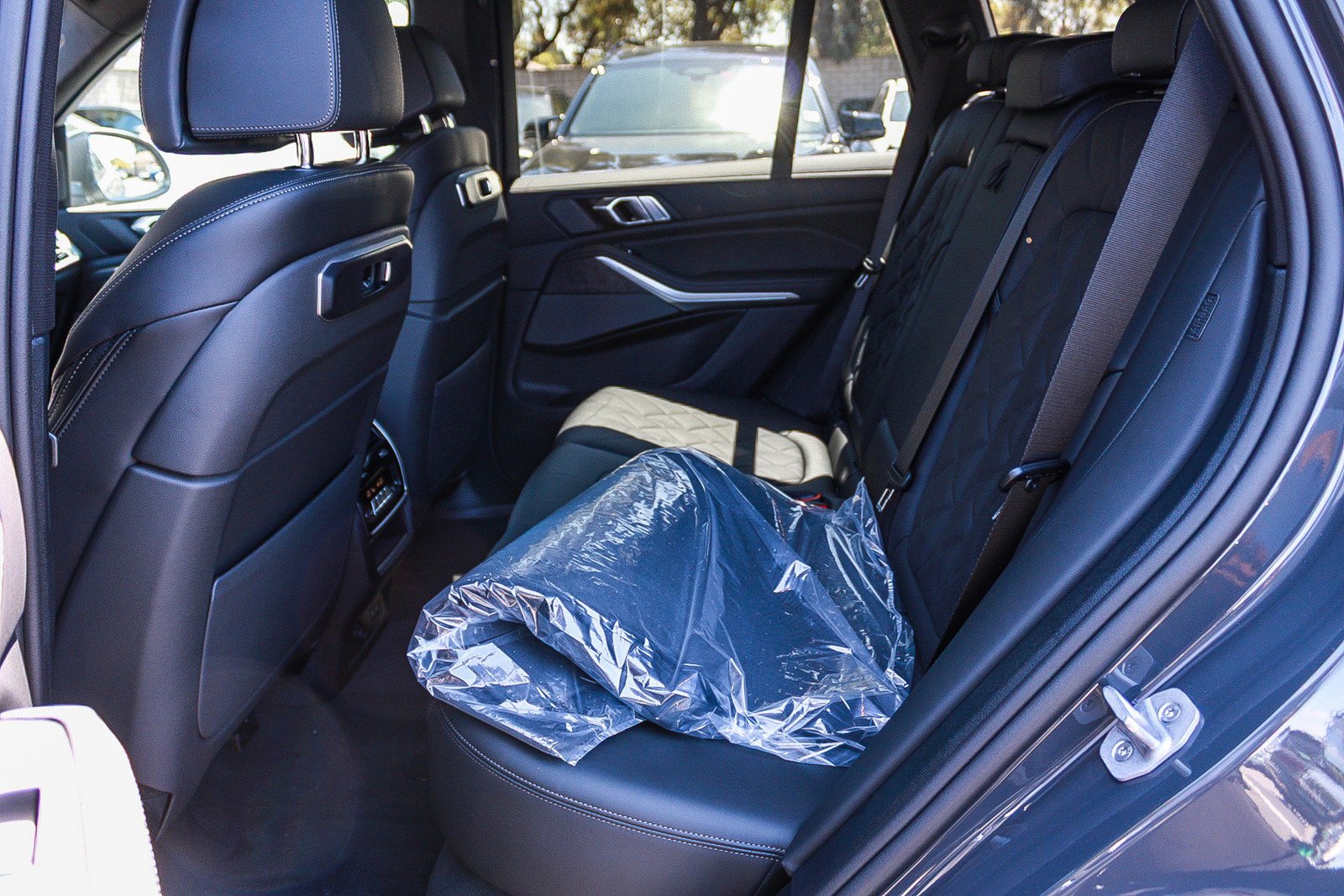 New 2026 Dravit Grey Metallic BMW xDrive40i image 18