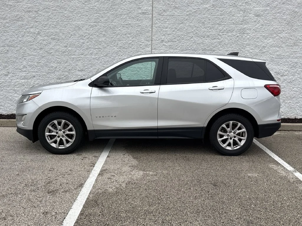 2020 Chevrolet Equinox LS - Photo 10