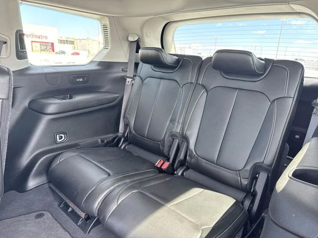 Used 2024 Gray Jeep Limited image 23