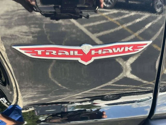 Used 2019 Diamond Black Jeep Trailhawk image 6