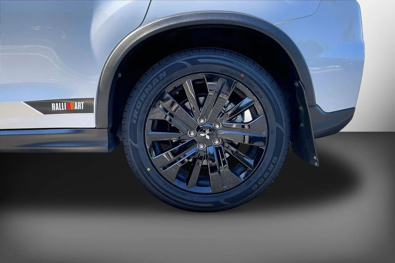 Used 2024  Mitsubishi RALLIART image 32