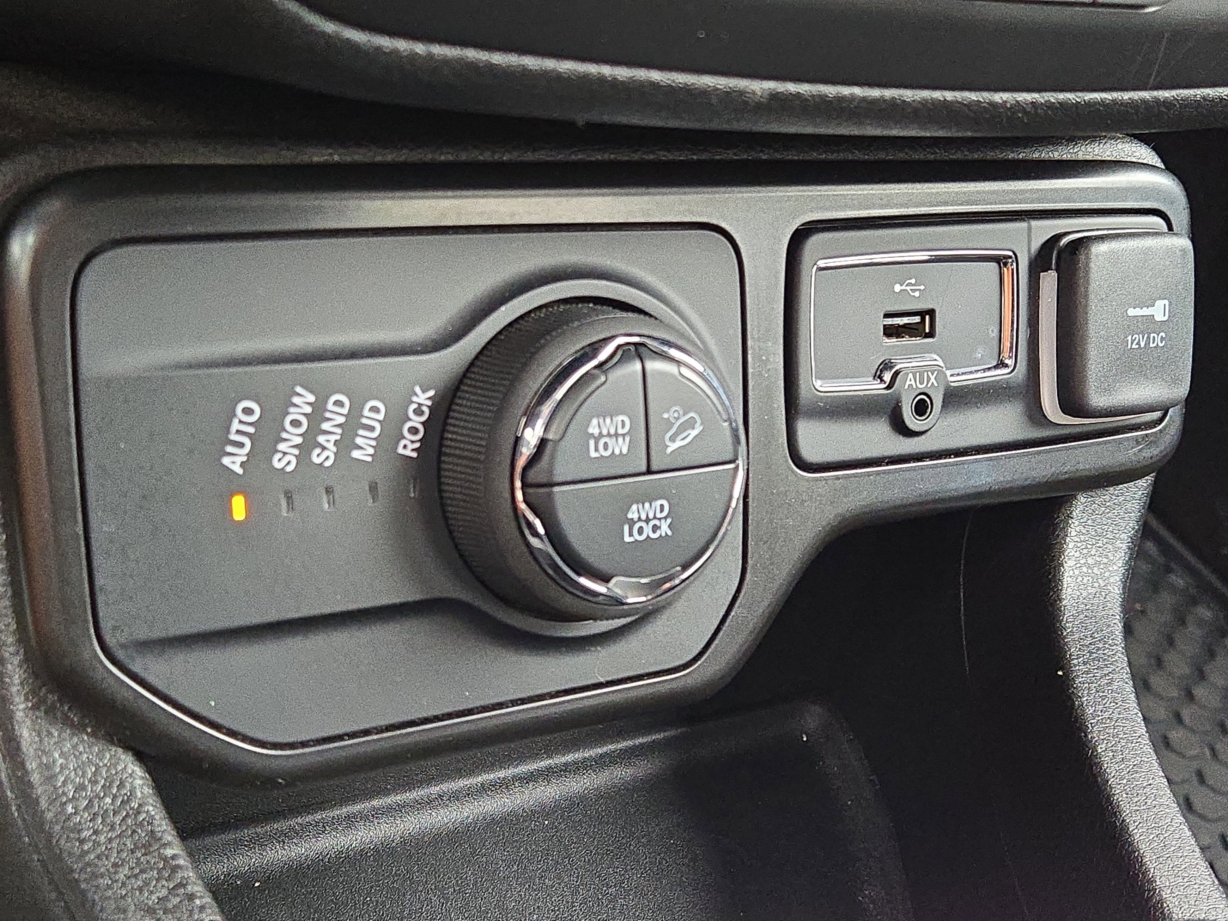 Used 2023 Black Clearcoat Jeep Trailhawk image 31